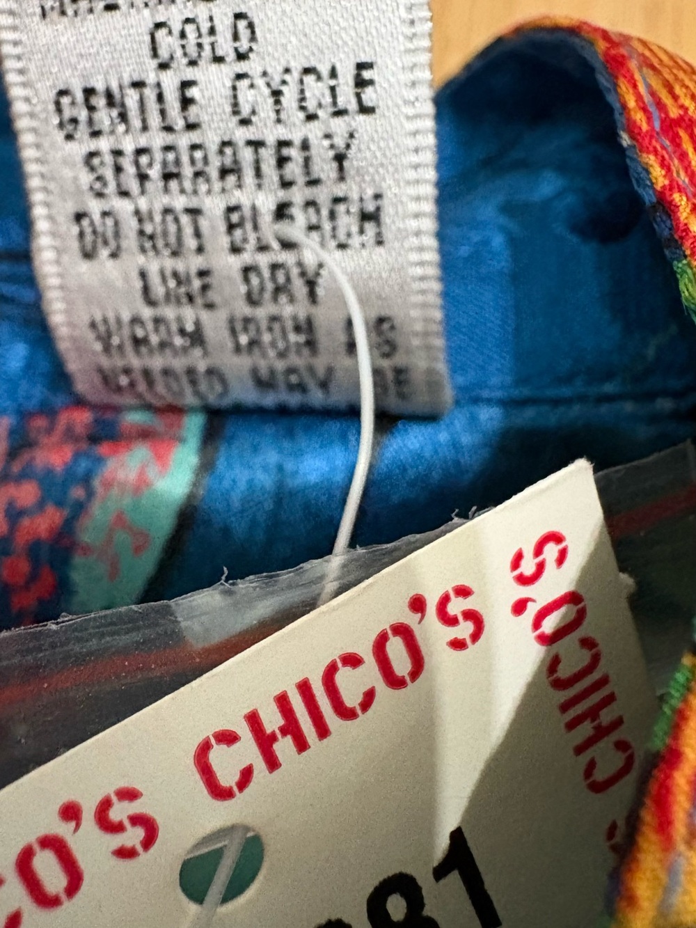 CHICOS NWT Vintage Silk Lantern Mandarin Blouse Top Blue Multi Size 1 M - Picture 8 of 8